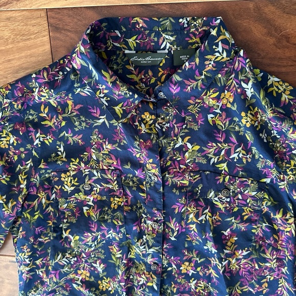 Eddie Bauer Navy Floral Button Up Shirt size Medium - Picture 2 of 3